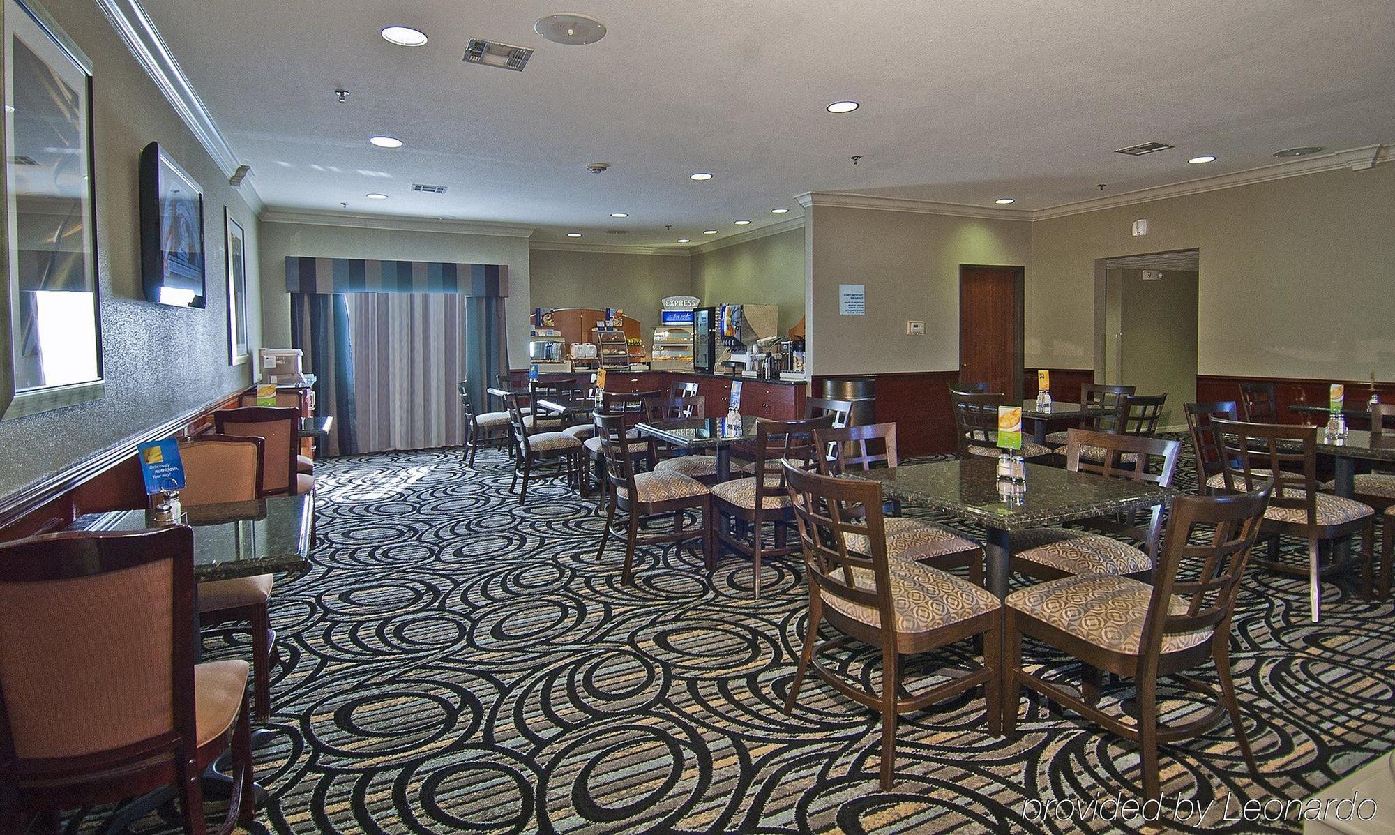 Holiday Inn Express Hotel And Suites Lake Charles, An Ihg Hotel Ресторант снимка