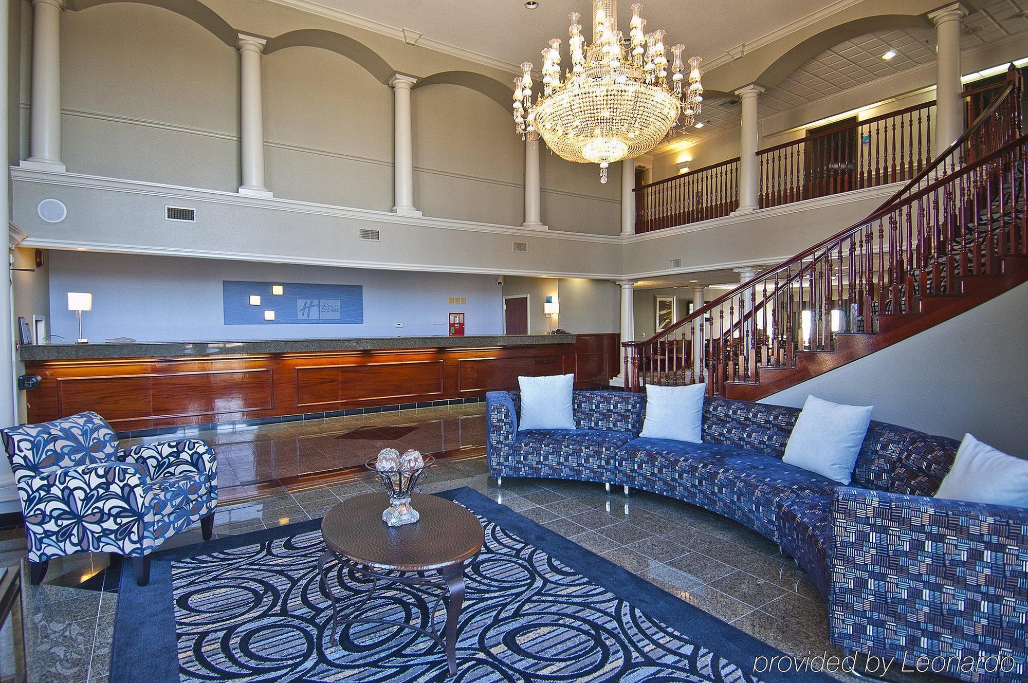 Holiday Inn Express Hotel And Suites Lake Charles By Ihg Интериор снимка