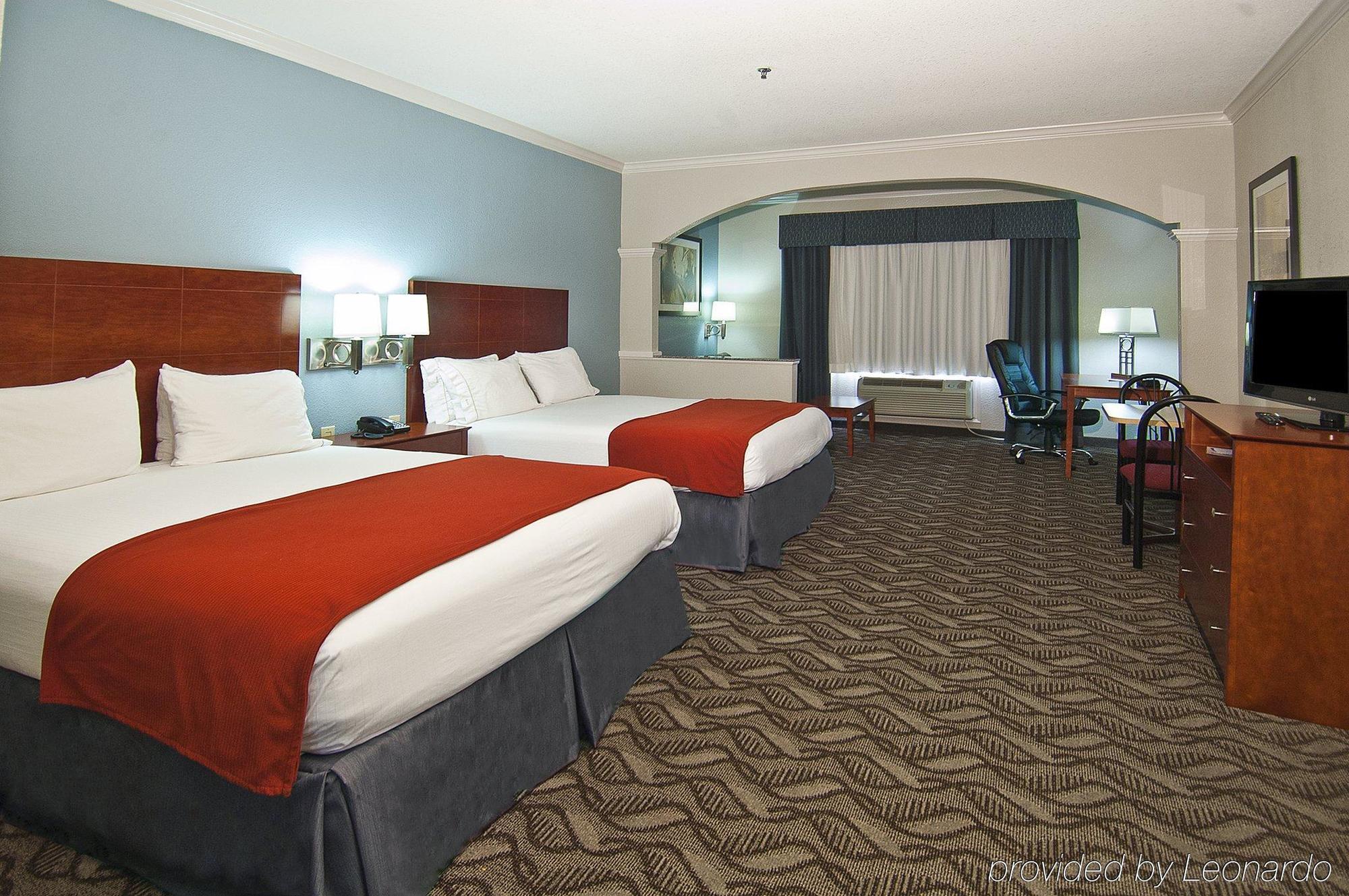 Holiday Inn Express Hotel And Suites Lake Charles, An Ihg Hotel Стая снимка