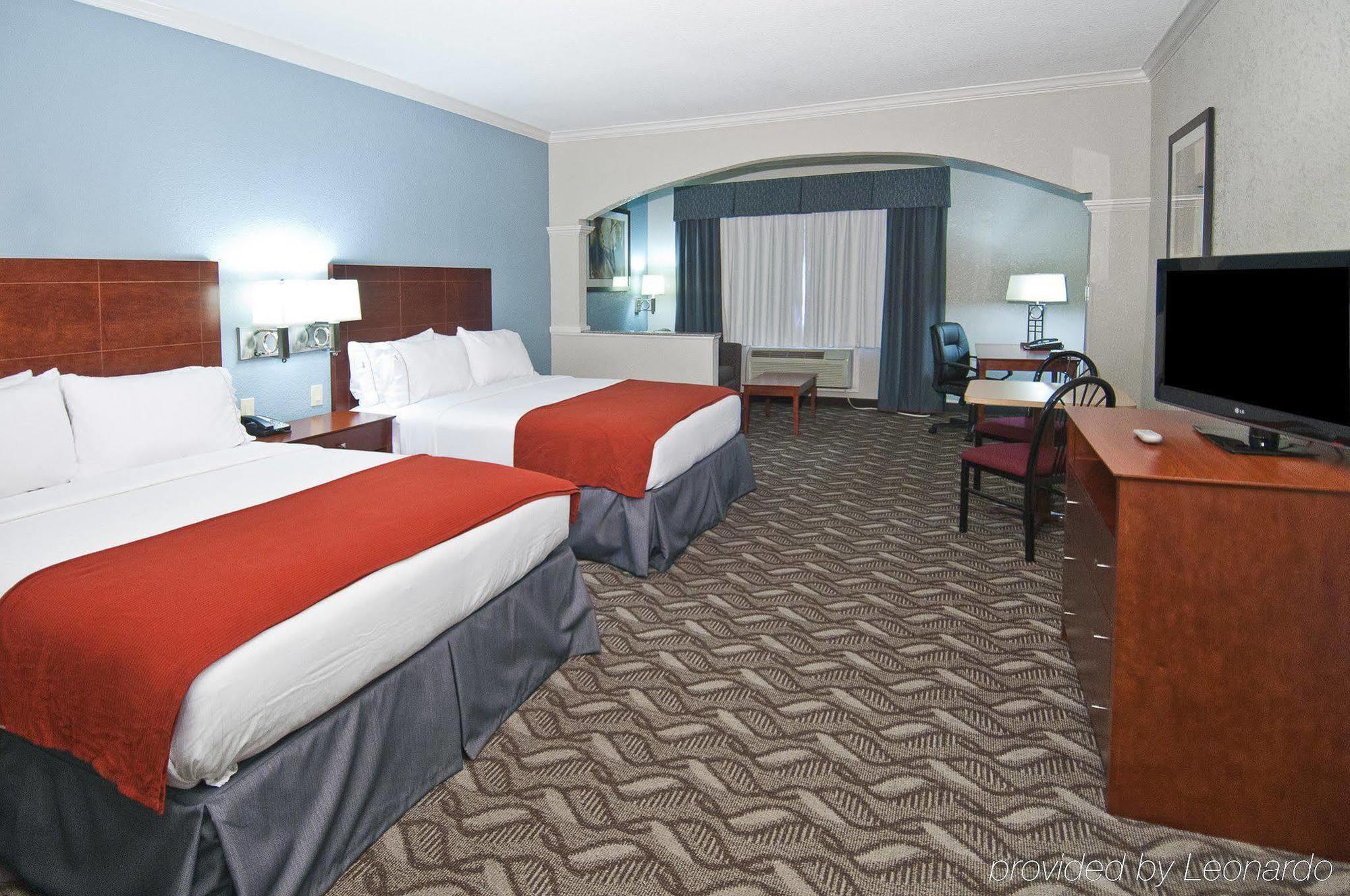 Holiday Inn Express Hotel And Suites Lake Charles, An Ihg Hotel Екстериор снимка